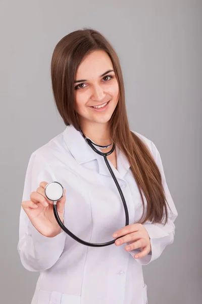 Ung kvinna läkare — Stockfoto