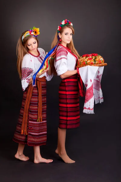 Women in ukrainian clothes — Stock Photo, Image
