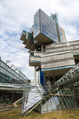 Hannover'da modern gökdelen