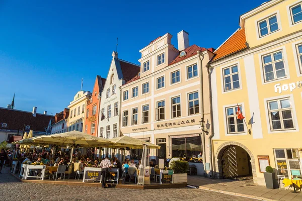 Tallinn Old Town içinde bir güzel yaz gün, Estonya — Stok fotoğraf