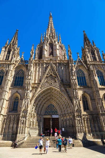 Kathedrale von Barcelona an einem Sommertag — Stockfoto