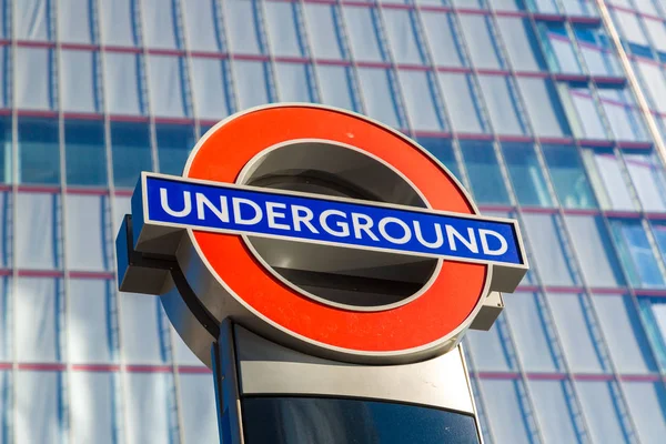 Beroemde Londen ondergrondse teken — Stockfoto