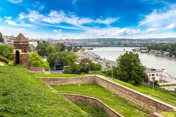 Paisaje urbano de Belgrado en un día de verano — Foto de Stock