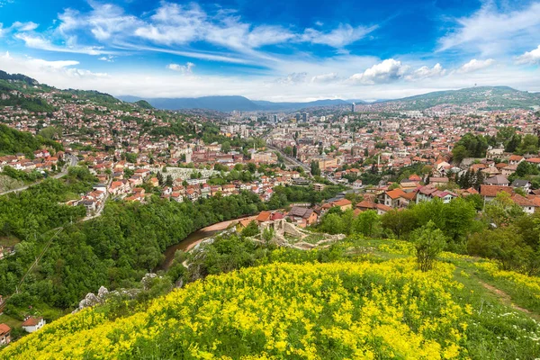 Panoramisch uitzicht van Sarajevo — Stockfoto