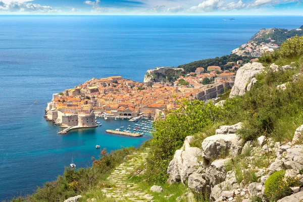 Cidade Dubrovnik em dia de verão — Fotografia de Stock