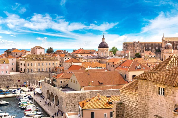 Ciudad Dubrovnik en verano — Foto de Stock