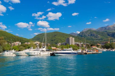 Tekneler ve yatlar Budva için dock