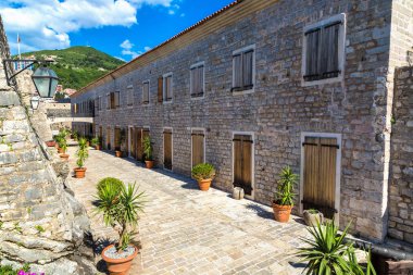 Budva'nın tarihi kent Kalesi