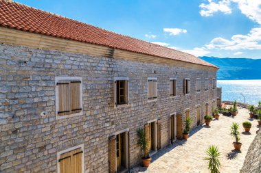 Budva'nın tarihi kent Kalesi