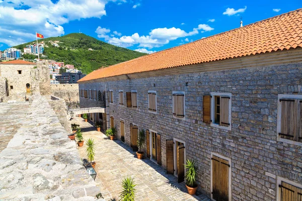 Casco antiguo en Budva — Foto de Stock