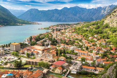 Yaz aylarında güzel Kotor