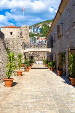 Budva'nın tarihi kent Kalesi