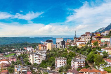 Kruja kaleden görüntülemek