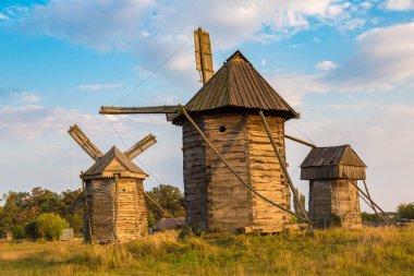 Pirogovo içinde geleneksel yel değirmeni
