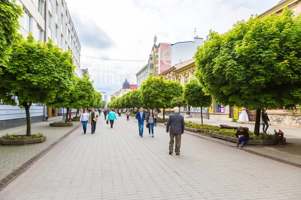 Ivano-Frankivsk in zomerdag — Stockfoto