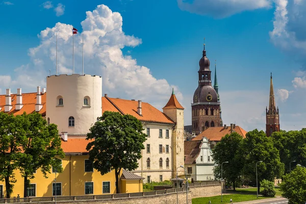 Château de Riga en journée d'été — Photo