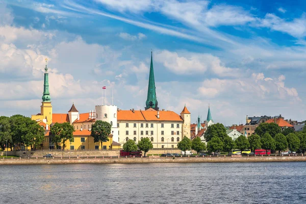 Vue sur la vieille ville Riga — Photo