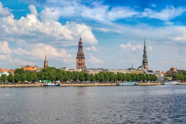 Riga i vacker sommardag — Stockfoto