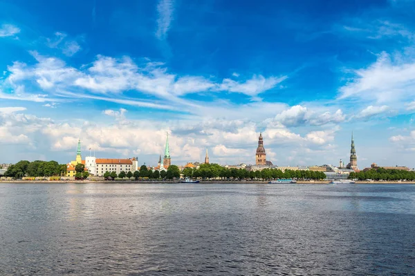 Vista de Riga en el día de verano — Foto de Stock