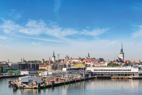 Tallinn liman ferry — Stok fotoğraf