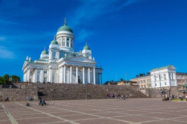 Yaz aylarında Helsinki Katedrali