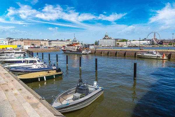 Poort in Helsinki in de zomer — Stockfoto