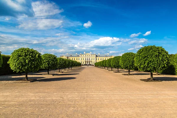 Palácio Rundale em belo dia — Fotografia de Stock