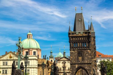 Prag 'daki Charles Köprüsü