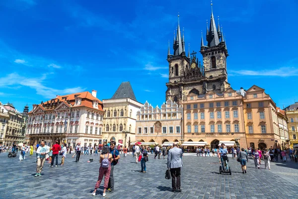 Oude stadsplein in Praag — Stockfoto