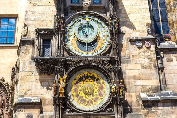 Reloj astronómico en praga — Foto de Stock