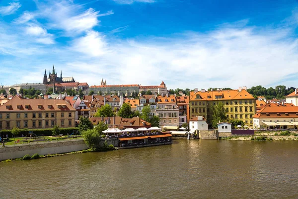 Panoramic view of Prague — Stock Photo, Image