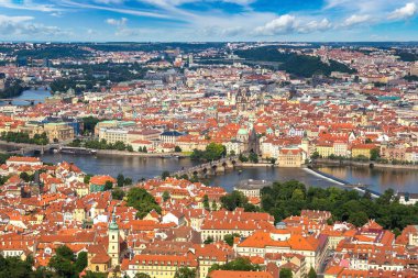 Güzel yaz günü Prag'da