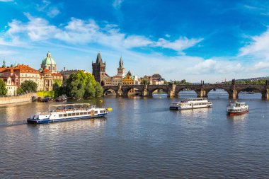 Güzel yaz günü Prag'da