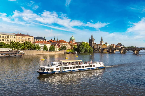 Prag 'ın havadan görünüşü — Stok fotoğraf