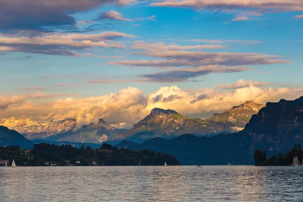 Vue panoramique des Alpes — Photo