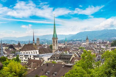 Güzel yaz günü Zürih