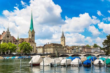 Zürih'in tarihi bölümünde Katedrali