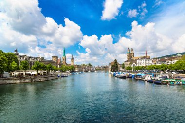 Güzel yaz günü Zürih