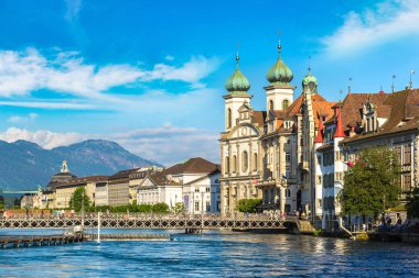 Lucerne ve Cizvit Kilisesi