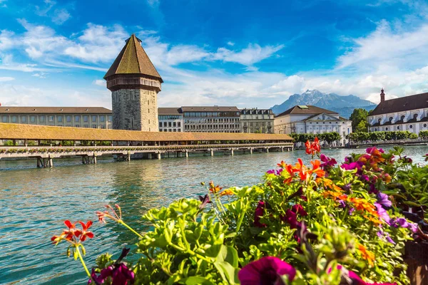 Ponte famosa em Lucerna — Fotografia de Stock