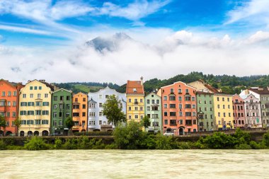 Innsbruck 'taki renkli binalar