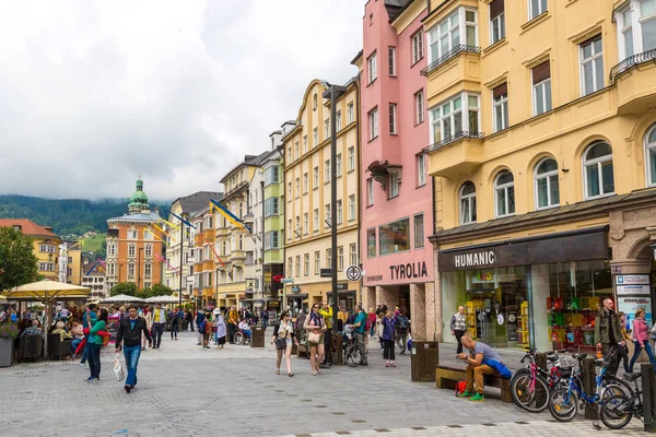 Strada nel centro storico di Innsbruck — Foto Stock