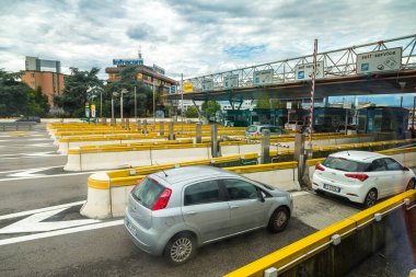 İtalya'da güzel yaz günü toll