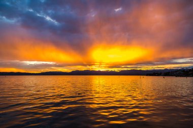 Garda Gölü İtalya günbatımı