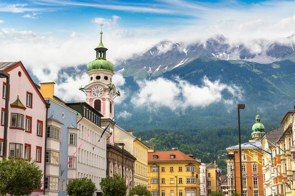 Strada nel centro storico di Innsbruck — Foto Stock