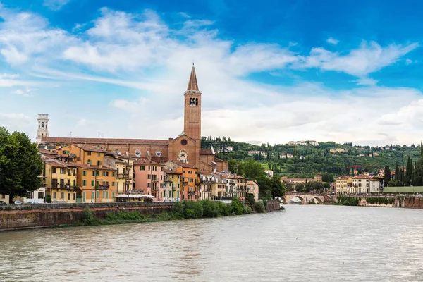 Řeky Adige ve Veroně — Stock fotografie