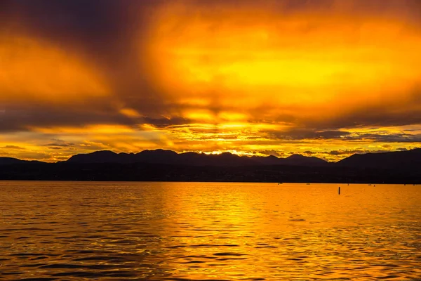 Sunset on Garda lake in Italy — Stock Photo, Image