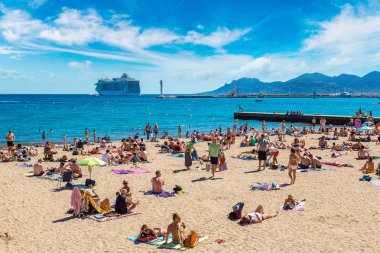 İnsanlar Cannes Beach