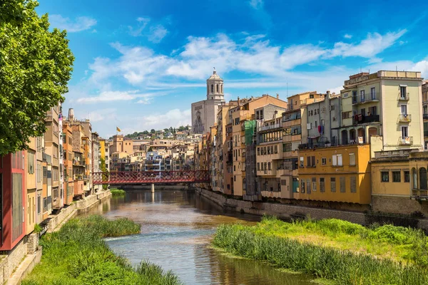 Casas coloridas em girona — Fotografia de Stock