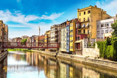 Girona renkli evleri